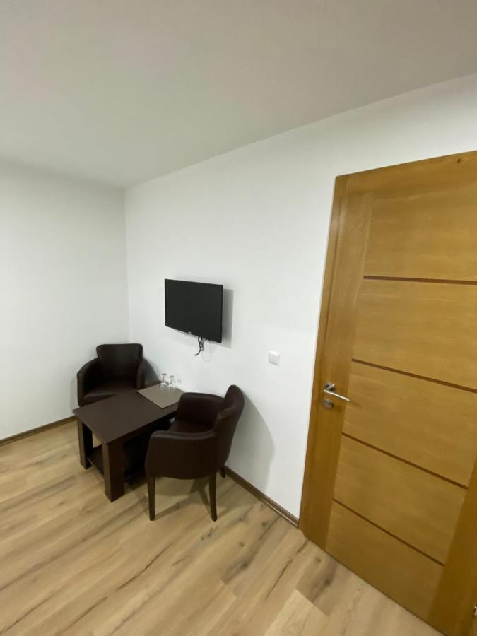 Motel Oaza Cazin Exterior photo